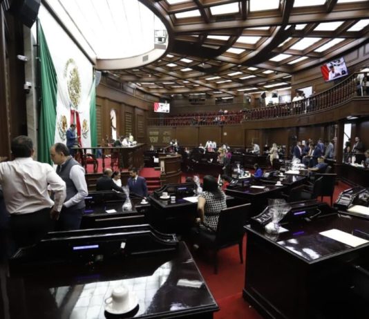 Migrantes con estudios universitarios podrán ser integrados al sector productivo, define 76 Legislatura