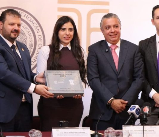 Cuidaremos que presupuesto se ejerza con responsabilidad”, resalta Presidenta del Congreso al recibir Paquete Fiscal 2026