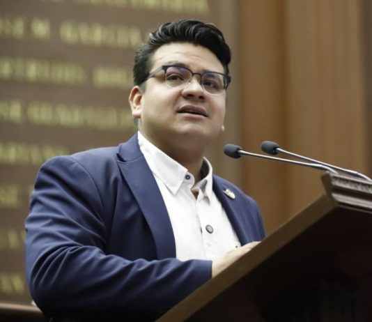 Educación alimentaria en el nivel básico, pilar para la salud pública: Toño Carreño